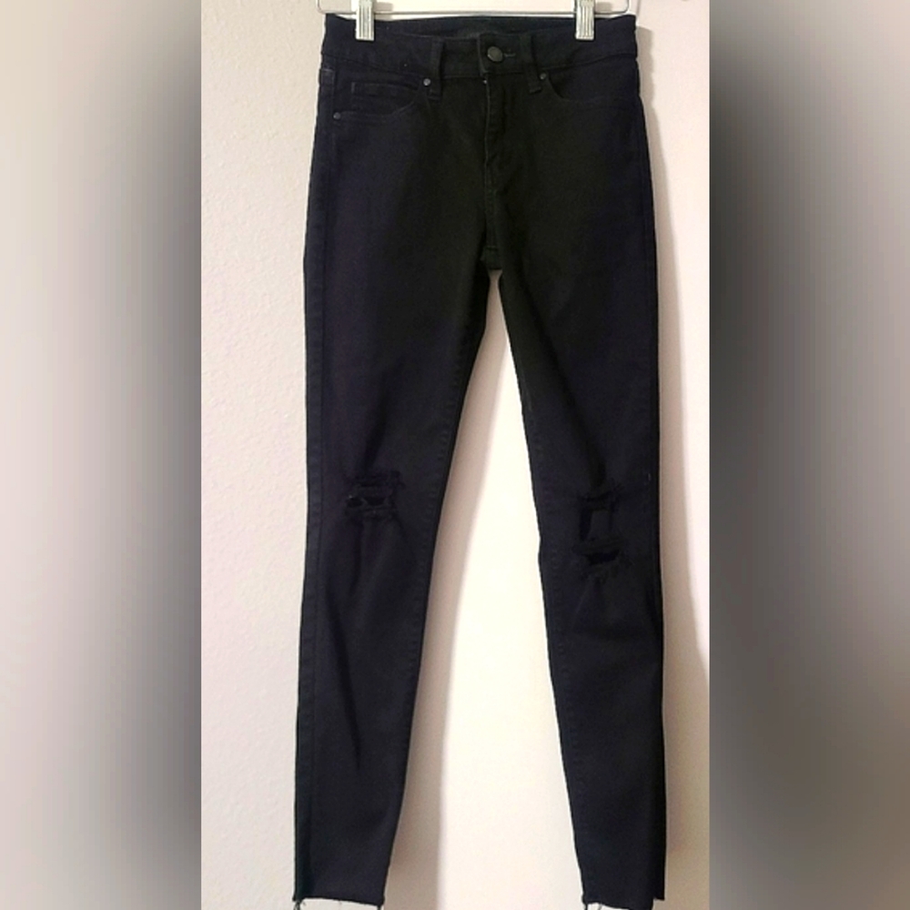 Women's Uniqlo black skinny tapered pants size 23inch XS